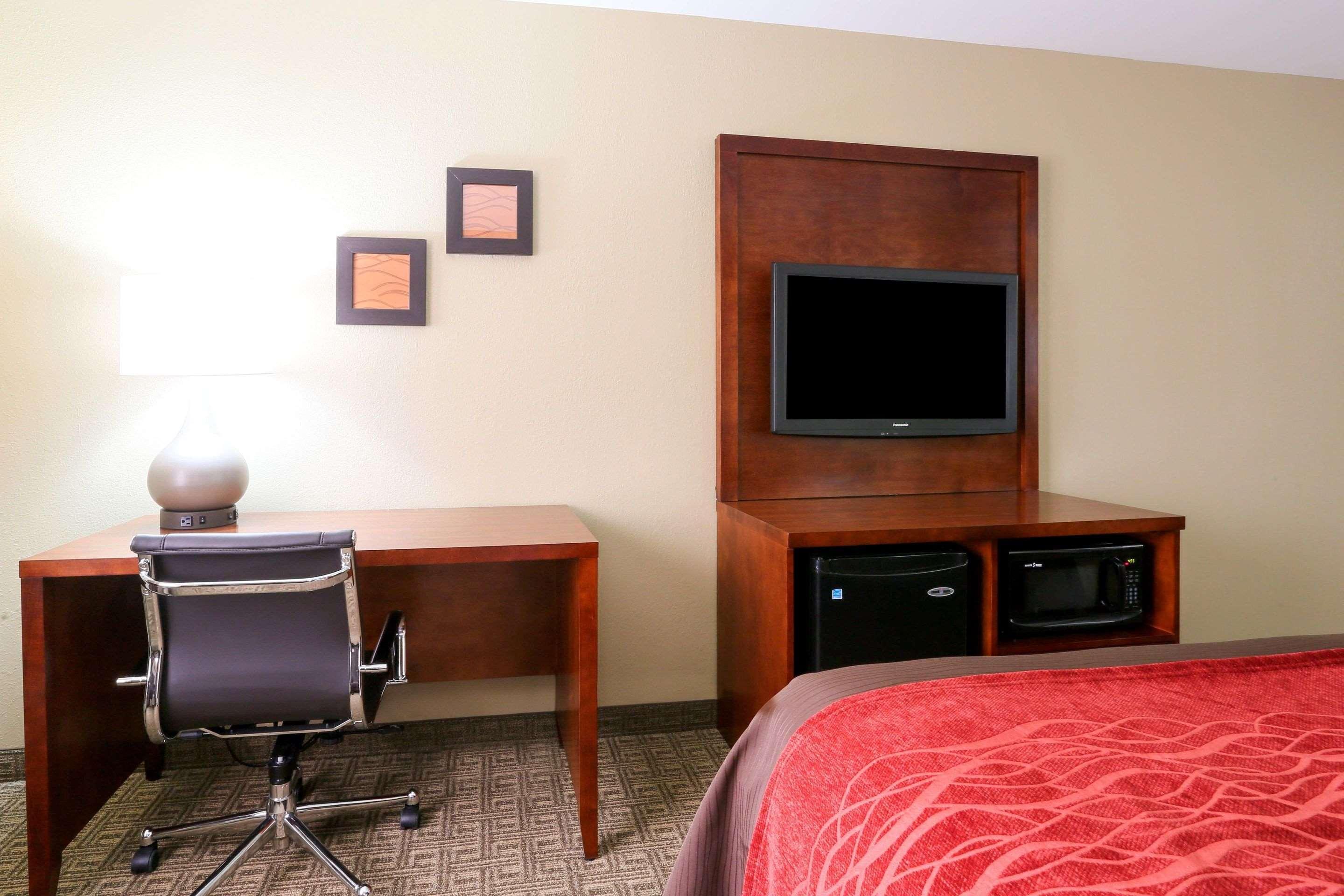Comfort Inn & Suites Leeds I-20 Екстериор снимка