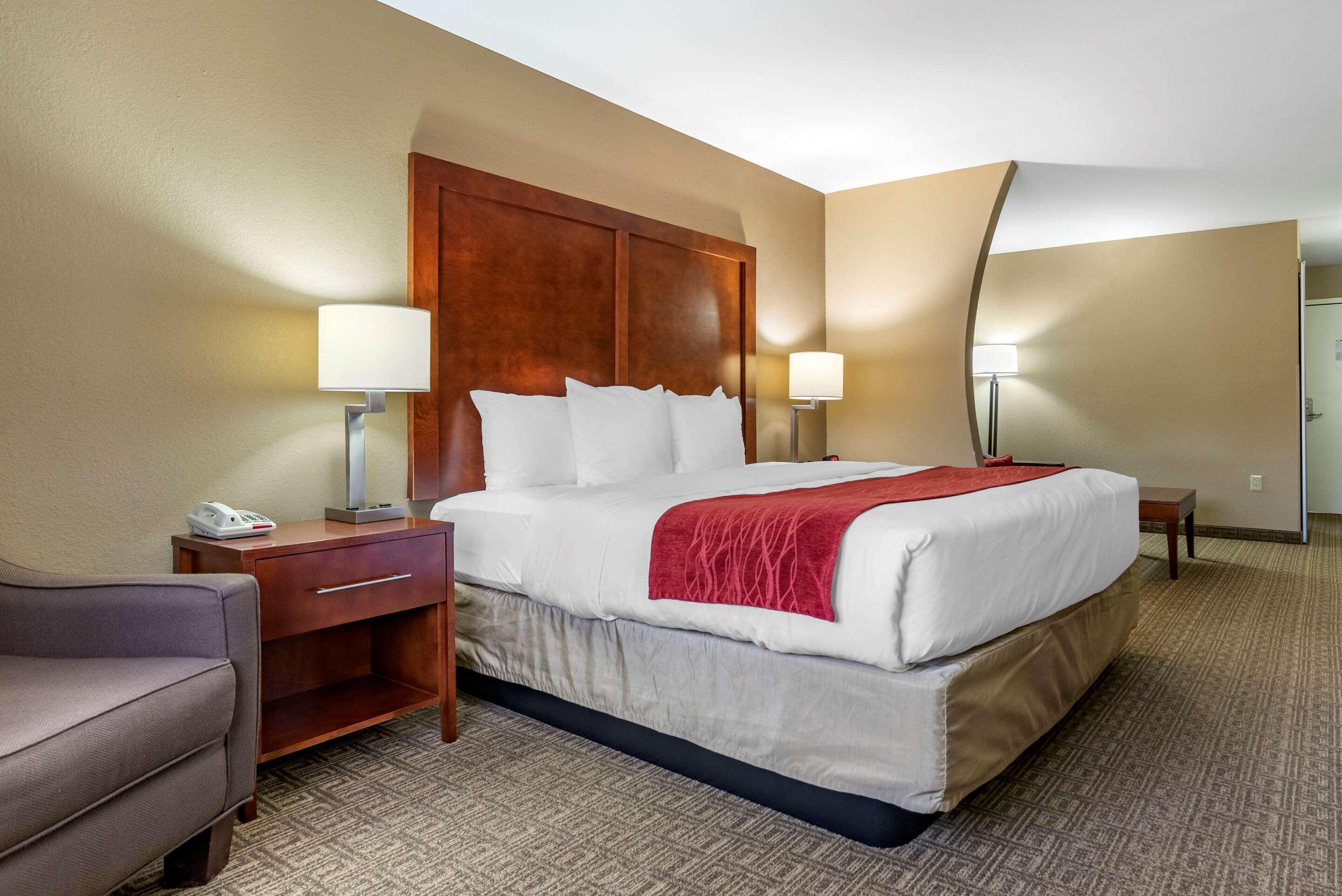 Comfort Inn & Suites Leeds I-20 Екстериор снимка