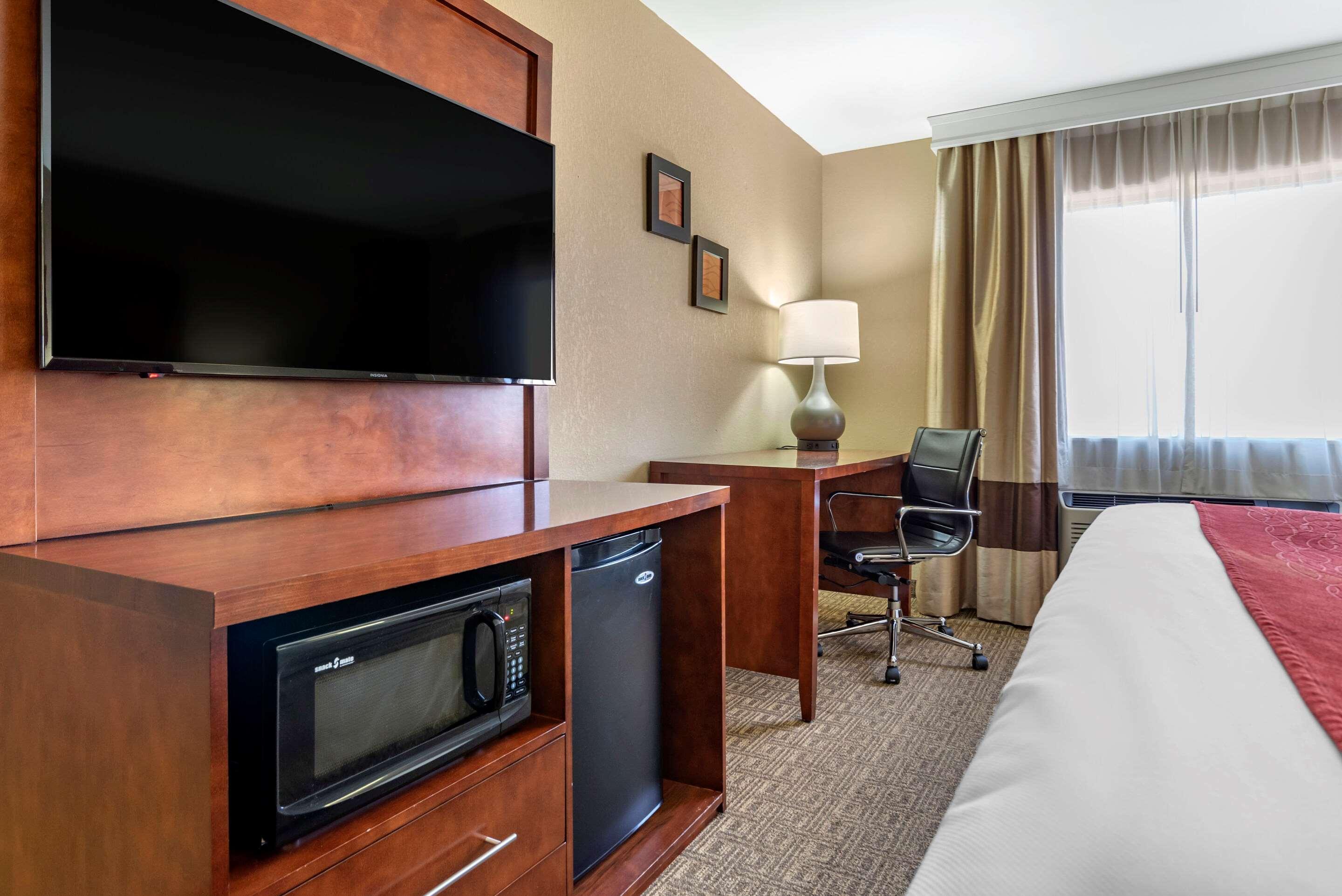 Comfort Inn & Suites Leeds I-20 Екстериор снимка