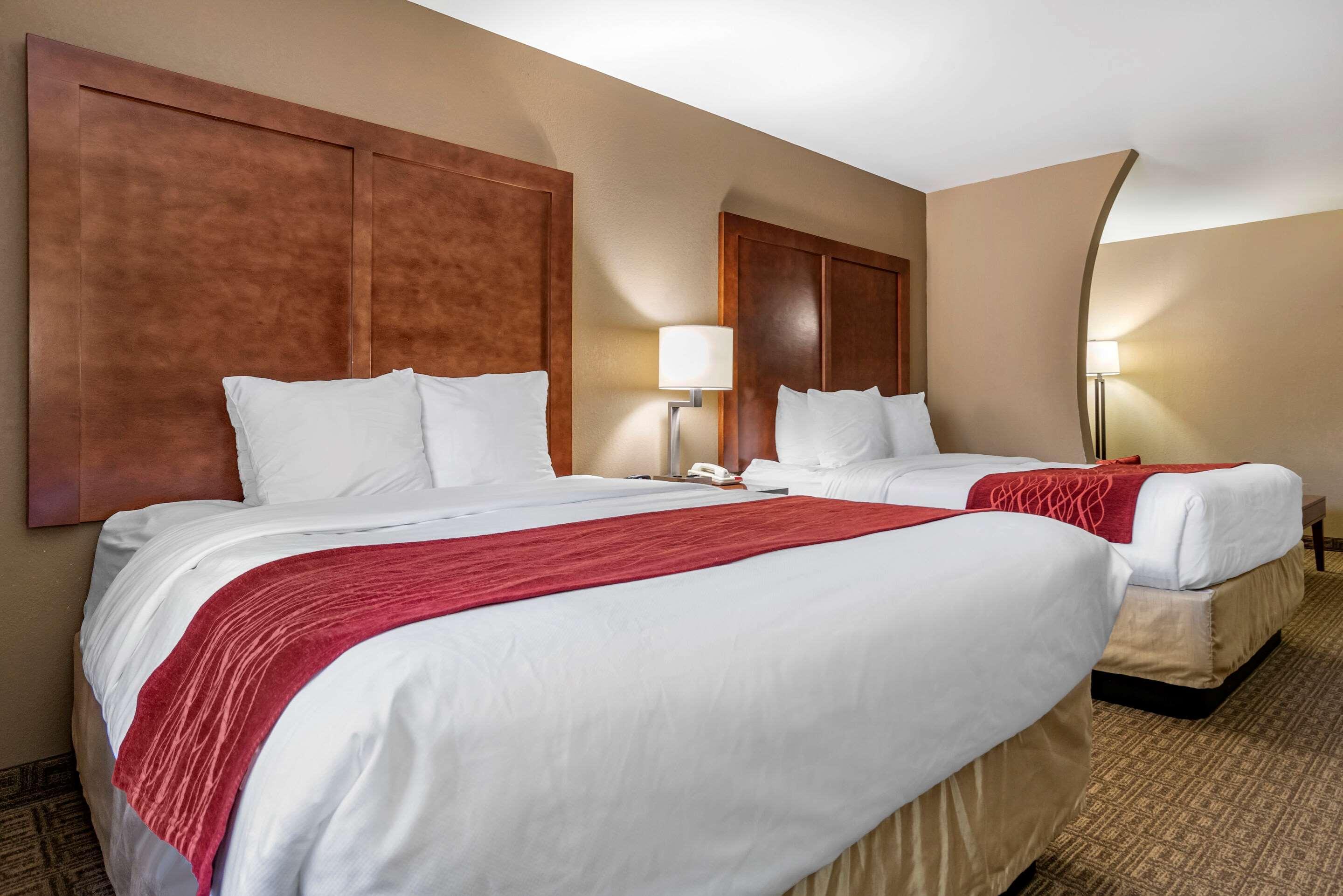 Comfort Inn & Suites Leeds I-20 Екстериор снимка