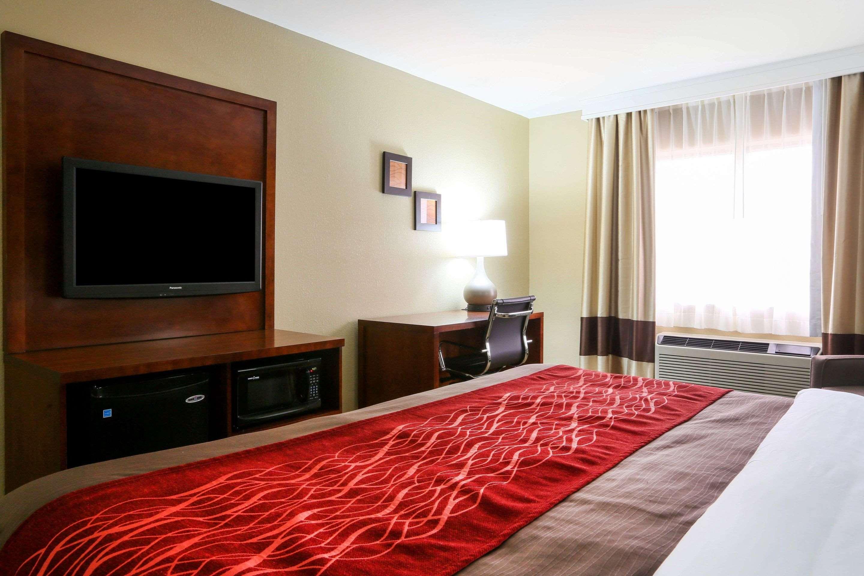 Comfort Inn & Suites Leeds I-20 Екстериор снимка