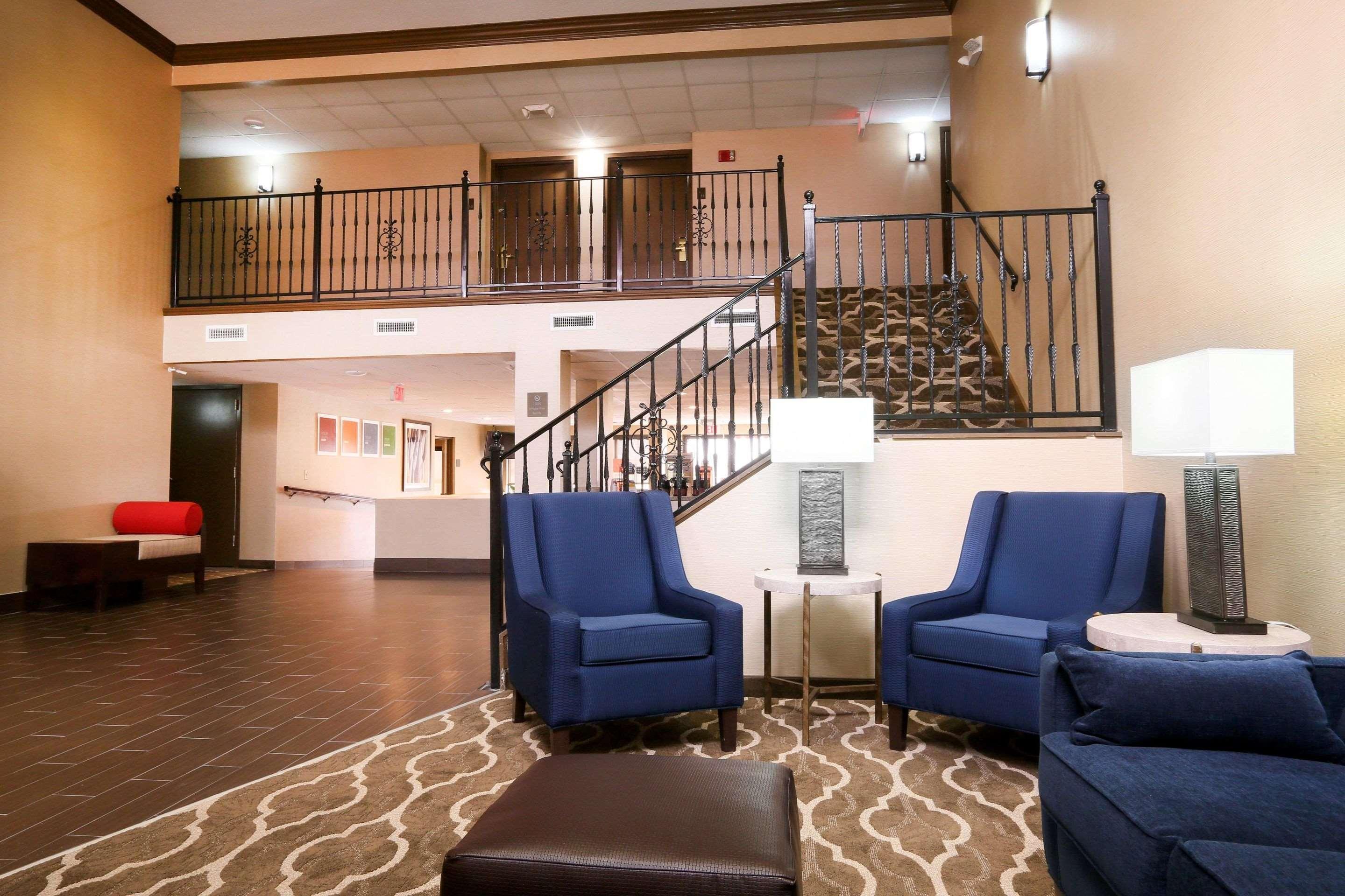 Comfort Inn & Suites Leeds I-20 Екстериор снимка