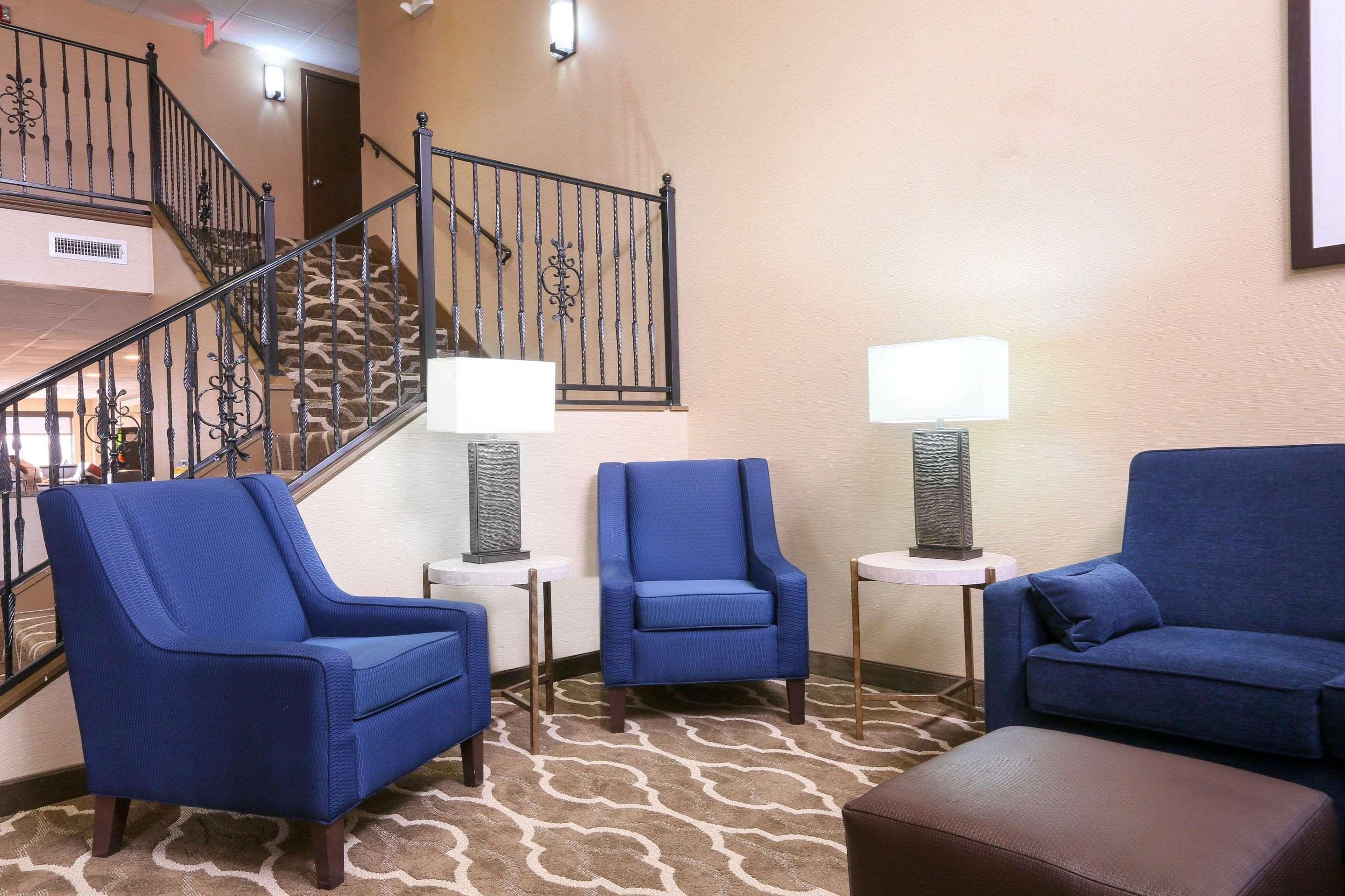 Comfort Inn & Suites Leeds I-20 Екстериор снимка