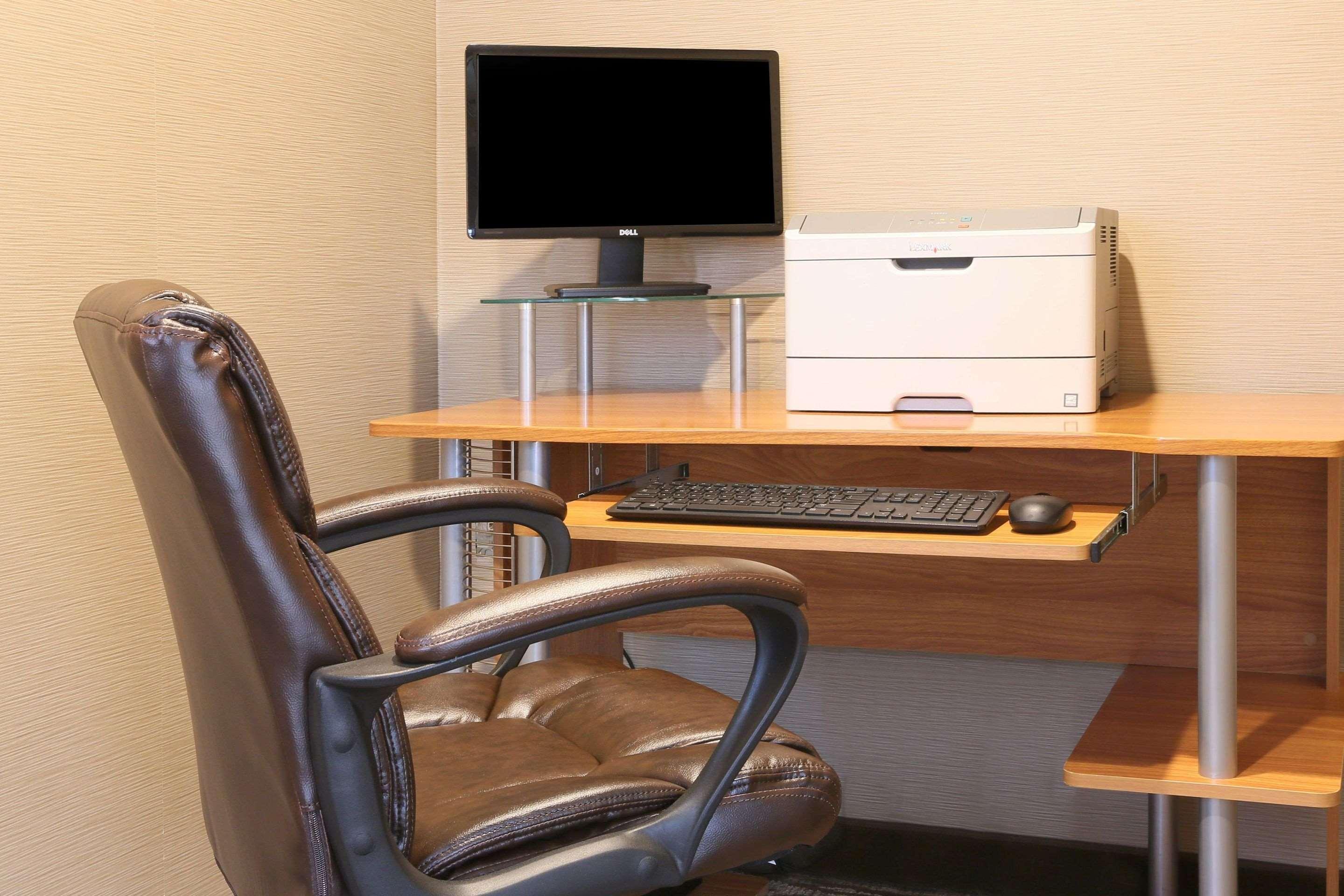 Comfort Inn & Suites Leeds I-20 Екстериор снимка