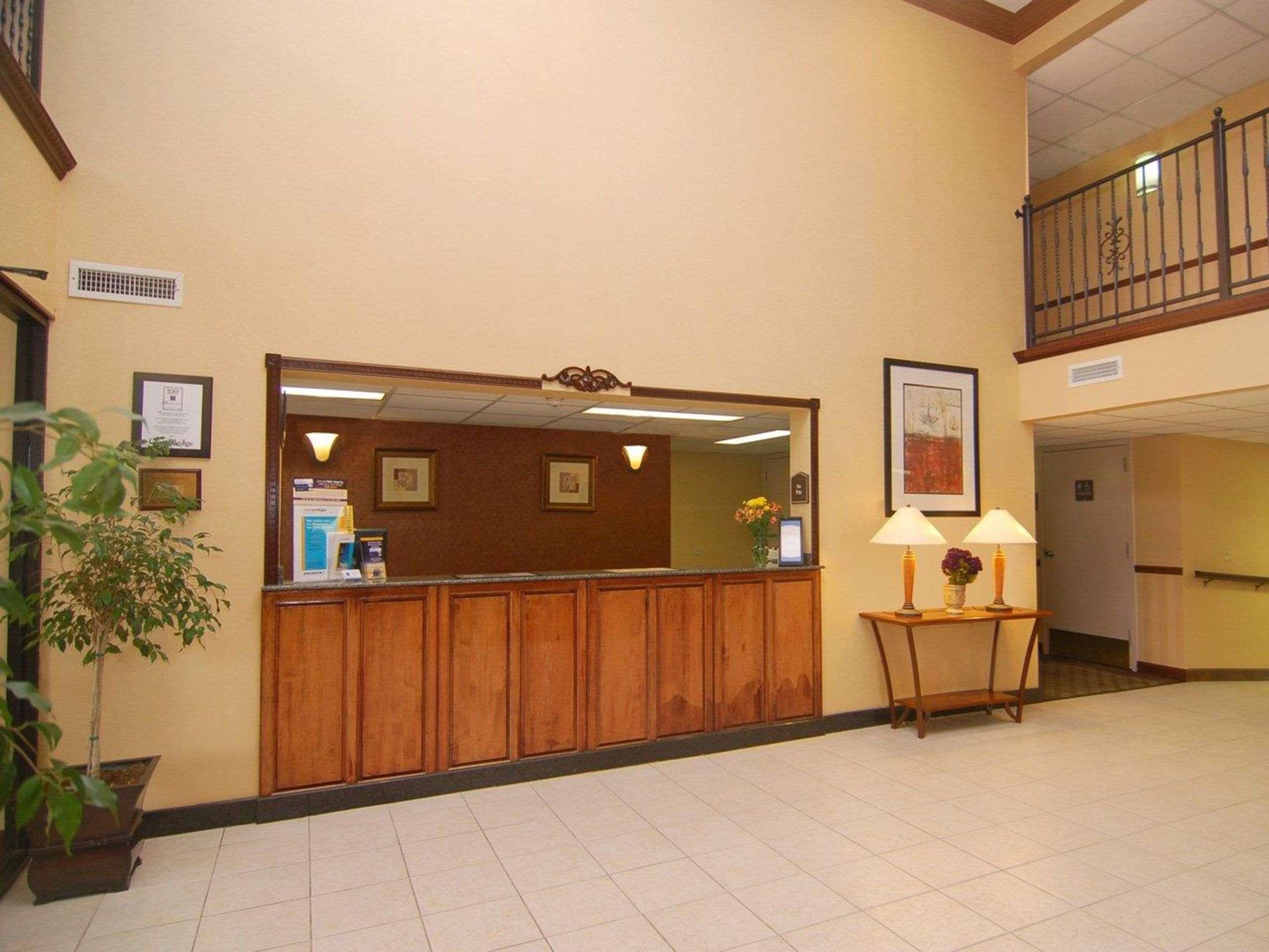 Comfort Inn & Suites Leeds I-20 Екстериор снимка