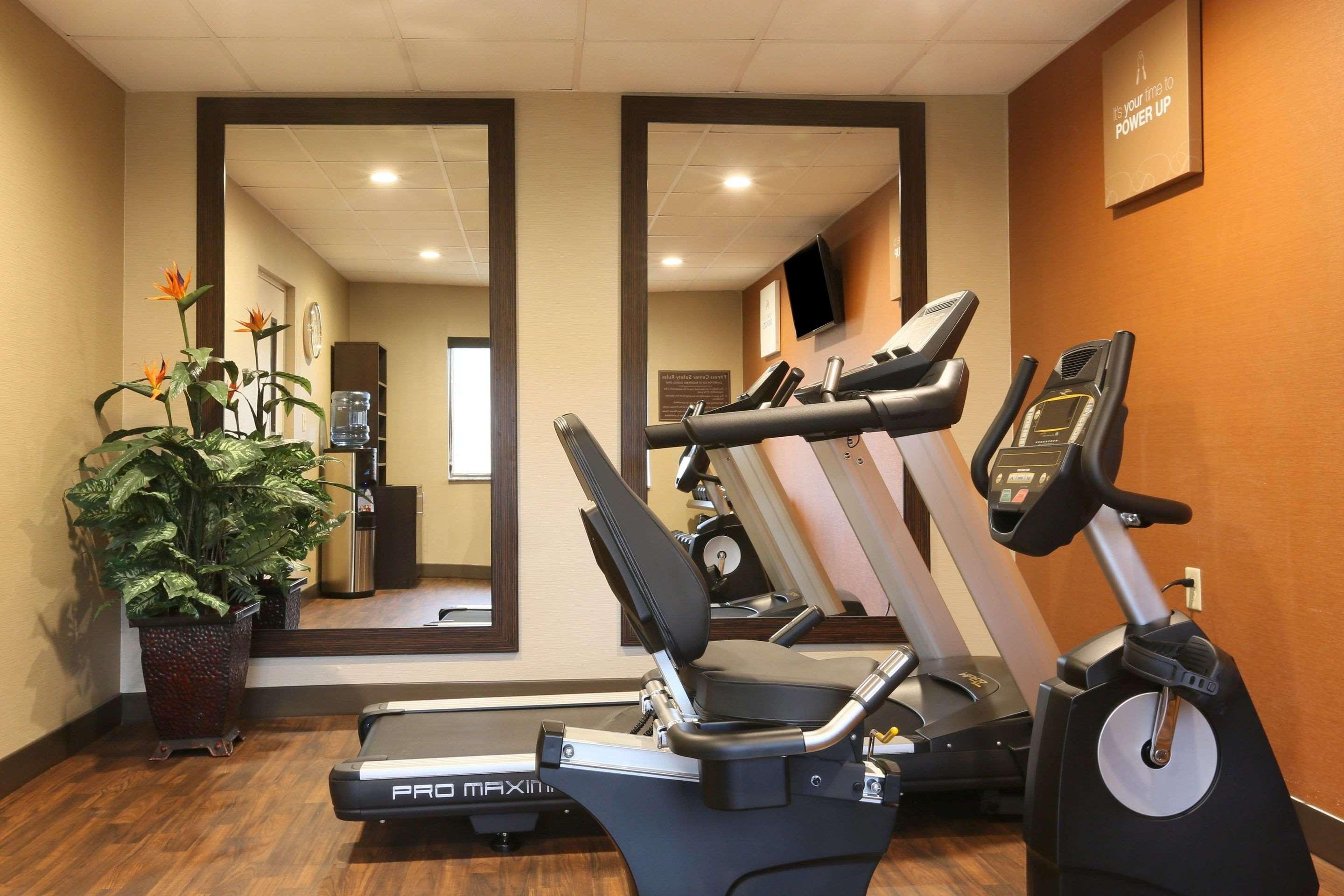 Comfort Inn & Suites Leeds I-20 Екстериор снимка