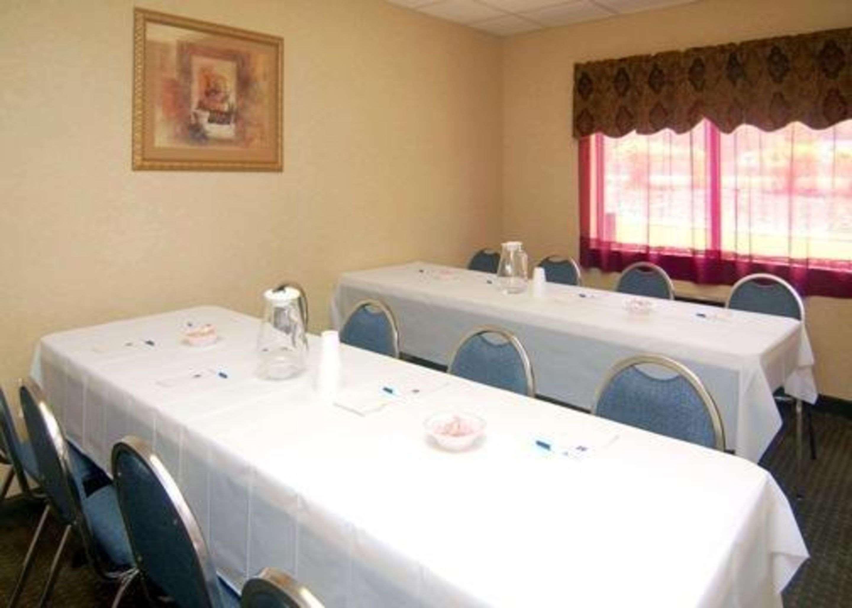 Comfort Inn & Suites Leeds I-20 Екстериор снимка