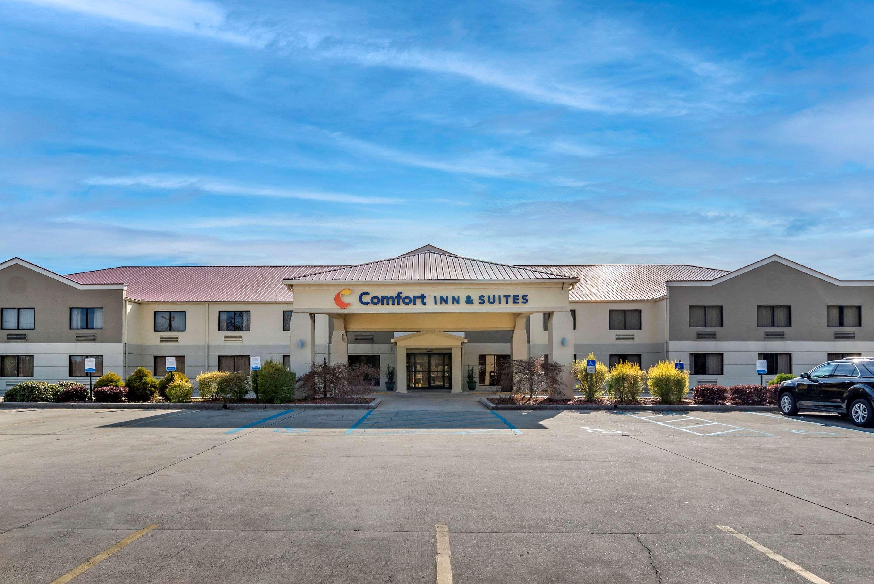 Comfort Inn & Suites Leeds I-20 Екстериор снимка